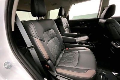 2026 Nissan Pathfinder Platinum 4WD - Captain Chairs, Accent, Cargo, Lighting Pkgs