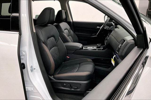 2026 Nissan Pathfinder Platinum 4WD - Captain Chairs, Accent, Cargo, Lighting Pkgs