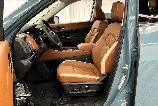 2026 Nissan Pathfinder Platinum 4WD - Captain Chairs, Accent, Lighting, Cargo Pkgs