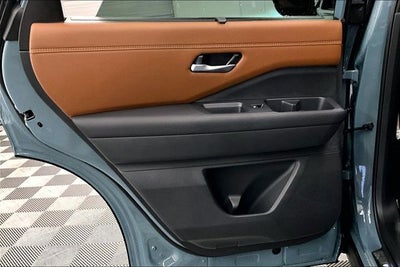 2026 Nissan Pathfinder Platinum 4WD - Captain Chairs, Accent, Lighting, Cargo Pkgs
