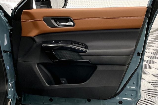 2026 Nissan Pathfinder Platinum 4WD - Captain Chairs, Accent, Lighting, Cargo Pkgs
