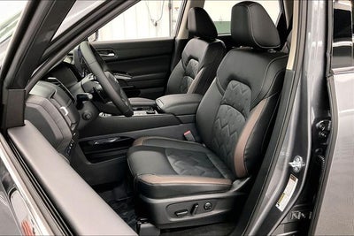 2026 Nissan Pathfinder Platinum 4WD - Captain Chairs and Cargo Packages