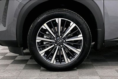 2026 Nissan Pathfinder Platinum 4WD - Captain Chairs and Cargo Packages