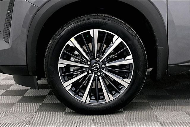 2026 Nissan Pathfinder Platinum 4WD - Captain Chairs and Cargo Packages