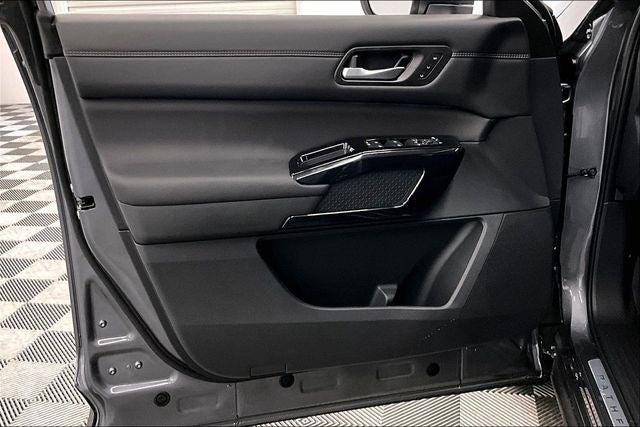 2026 Nissan Pathfinder Platinum 4WD - Captain Chairs and Cargo Packages