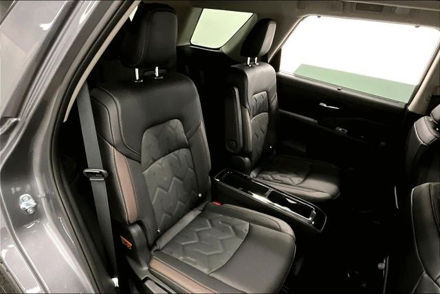 2026 Nissan Pathfinder Platinum 4WD - Captain Chairs and Cargo Packages