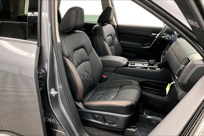 2026 Nissan Pathfinder Platinum 4WD - Captain Chairs and Cargo Packages