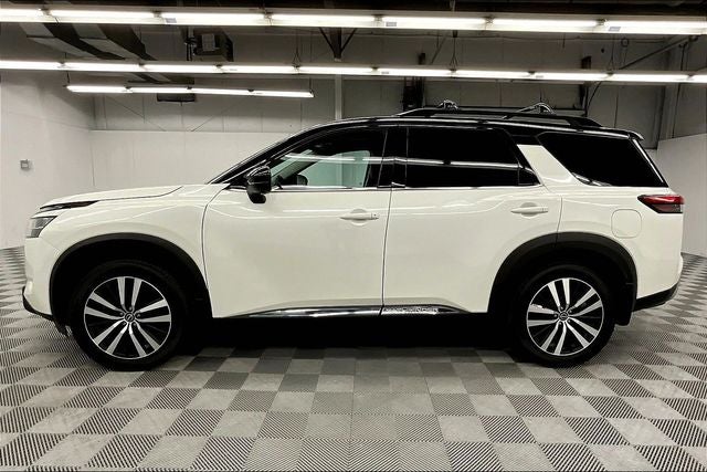 2023 Nissan Pathfinder Platinum 4x4 - Pano Roof - Htd/Cooled Leather - 20'' Wheels