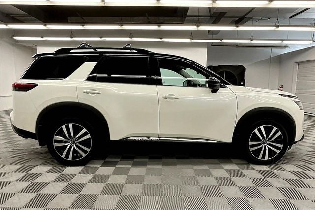 2023 Nissan Pathfinder Platinum 4x4 - Pano Roof - Htd/Cooled Leather - 20'' Wheels