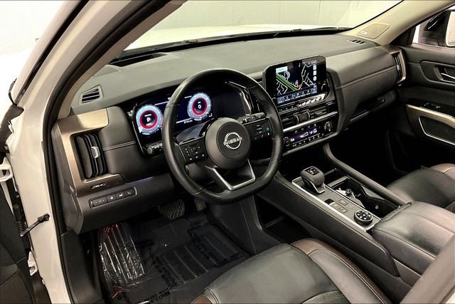 2023 Nissan Pathfinder Platinum 4x4 - Pano Roof - Htd/Cooled Leather - 20'' Wheels