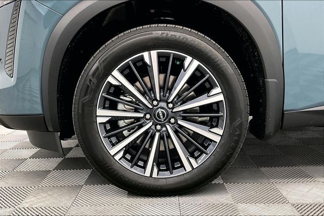 2026 Nissan Pathfinder Platinum 4WD - Captain Chairs and Cargo Packages