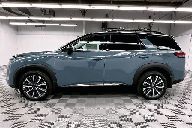 2026 Nissan Pathfinder Platinum 4WD - Captain Chairs and Cargo Packages