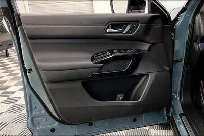 2026 Nissan Pathfinder Platinum 4WD - Captain Chairs and Cargo Packages