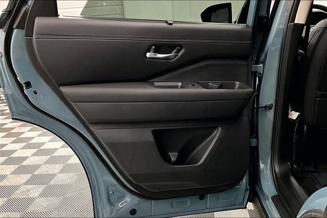 2026 Nissan Pathfinder Platinum 4WD - Captain Chairs and Cargo Packages