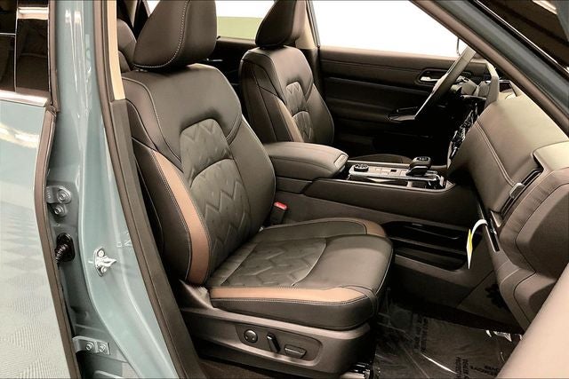2026 Nissan Pathfinder Platinum 4WD - Captain Chairs and Cargo Packages
