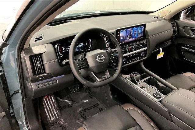 2026 Nissan Pathfinder Platinum 4WD - Captain Chairs and Cargo Packages