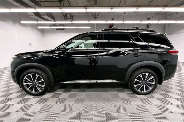 2026 Nissan Pathfinder Platinum 4WD - Captain Chairs, Accent, Lighting, Cargo Pkgs