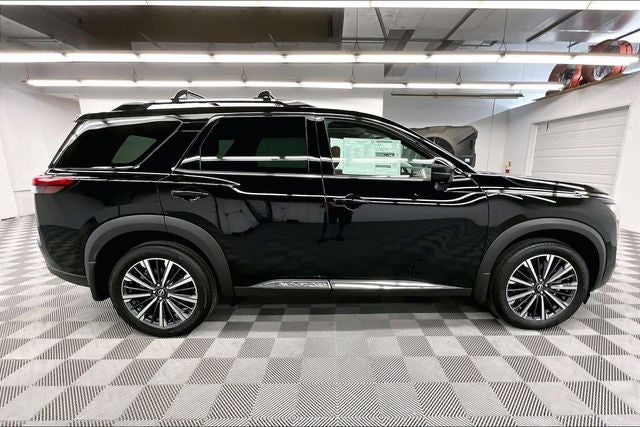 2026 Nissan Pathfinder Platinum 4WD - Captain Chairs, Accent, Lighting, Cargo Pkgs