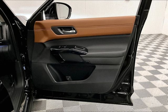 2026 Nissan Pathfinder Platinum 4WD - Captain Chairs, Accent, Lighting, Cargo Pkgs