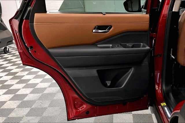 2026 Nissan Pathfinder Platinum 4WD - Captain Chairs, Accent, Cargo, Lighting Pkgs