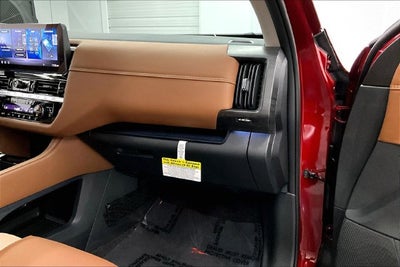 2026 Nissan Pathfinder Platinum 4WD - Captain Chairs, Accent, Cargo, Lighting Pkgs