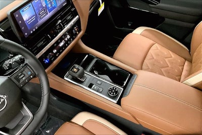 2026 Nissan Pathfinder Platinum 4WD - Captain Chairs, Accent, Cargo, Lighting Pkgs