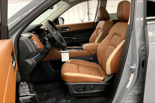 2026 Nissan Pathfinder Platinum 4WD - Captain Chairs and Cargo Packages