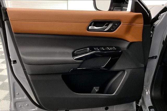 2026 Nissan Pathfinder Platinum 4WD - Captain Chairs and Cargo Packages