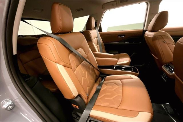 2026 Nissan Pathfinder Platinum 4WD - Captain Chairs and Cargo Packages