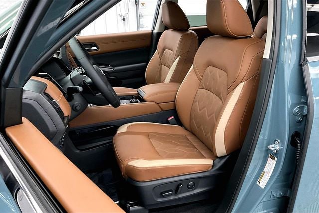 2026 Nissan Pathfinder Platinum 4WD - Captain Chairs and Cargo Packages