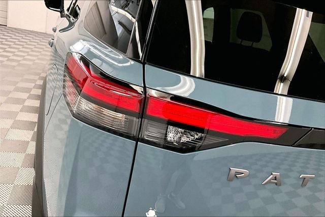 2026 Nissan Pathfinder Platinum 4WD - Captain Chairs and Cargo Packages