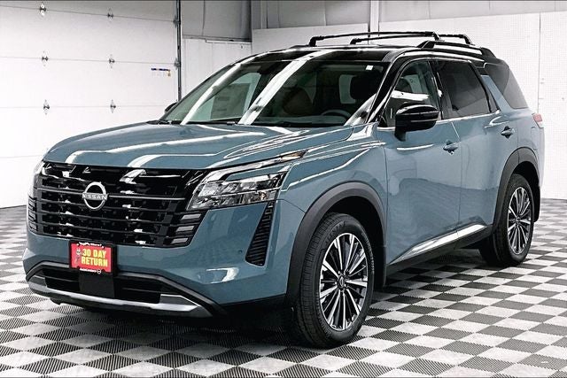 2026 Nissan Pathfinder Platinum 4WD - Captain Chairs and Cargo Packages