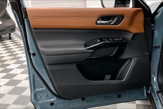 2026 Nissan Pathfinder Platinum 4WD - Captain Chairs and Cargo Packages
