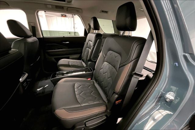 2026 Nissan Pathfinder Platinum 4WD - Captain Chairs, Accent, Cargo, Lighting Pkgs