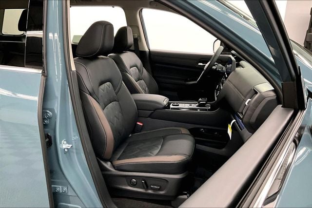2026 Nissan Pathfinder Platinum 4WD - Captain Chairs, Accent, Cargo, Lighting Pkgs
