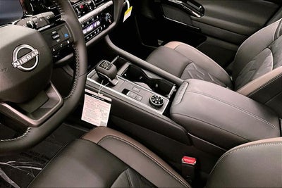 2026 Nissan Pathfinder Platinum 4WD - Captain Chairs, Accent, Cargo, Lighting Pkgs