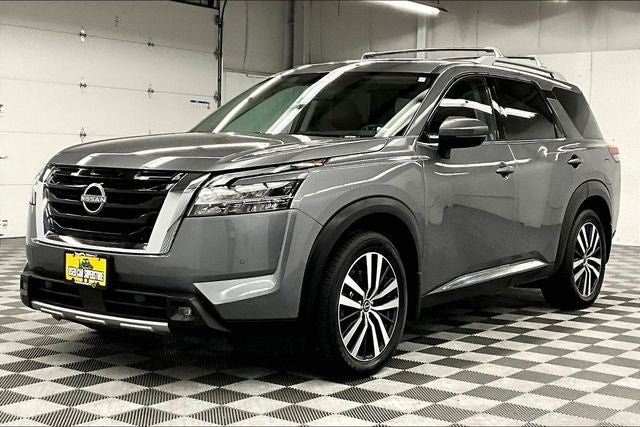 2023 Nissan Pathfinder Platinum 4x4 - Pano Roof - Htd/Cooled Leather