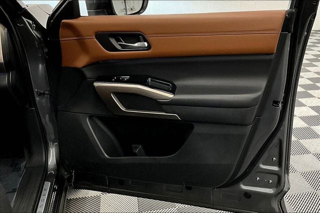 2023 Nissan Pathfinder Platinum 4x4 - Pano Roof - Htd/Cooled Leather