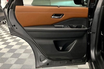 2023 Nissan Pathfinder Platinum 4x4 - Pano Roof - Htd/Cooled Leather