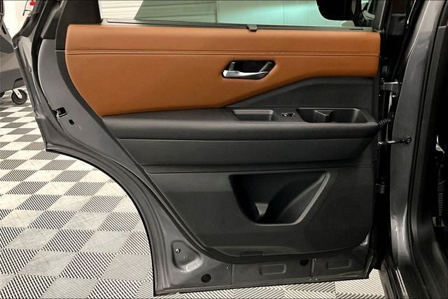2023 Nissan Pathfinder Platinum 4x4 - Pano Roof - Htd/Cooled Leather
