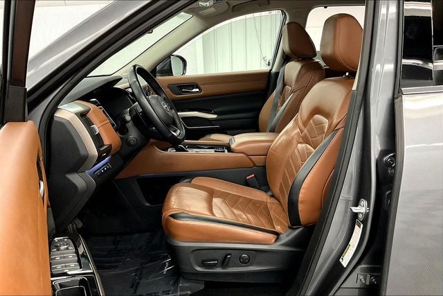 2023 Nissan Pathfinder Platinum 4x4 - Pano Roof - Htd/Cooled Leather