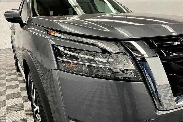 2023 Nissan Pathfinder Platinum 4x4 - Pano Roof - Htd/Cooled Leather