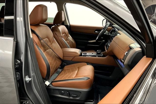 2023 Nissan Pathfinder Platinum 4x4 - Pano Roof - Htd/Cooled Leather