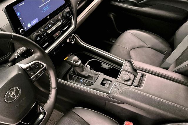 2024 Toyota Grand Highlander XLE AWD-Pano Roof-Adaptive Cruise-Htd/Cooled Leather