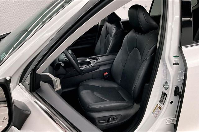 2024 Toyota Grand Highlander XLE AWD-Pano Roof-Adaptive Cruise-Htd/Cooled Leather