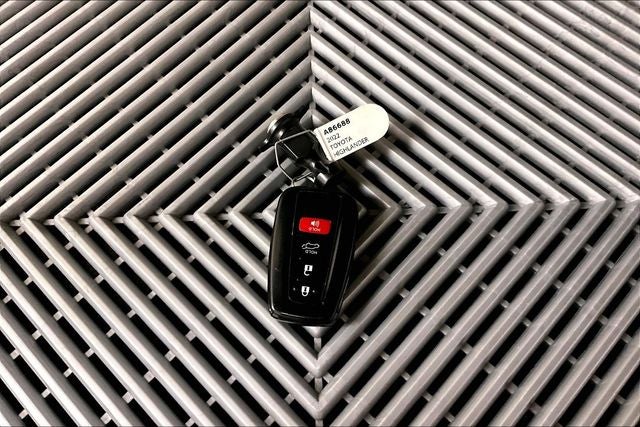 2022 Toyota Highlander Platinum AWD - Pano Roof - Htd/Cooled Leather