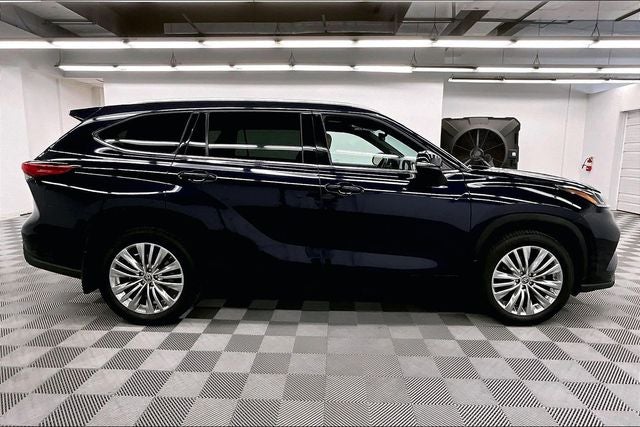 2022 Toyota Highlander Platinum AWD - Pano Roof - Htd/Cooled Leather