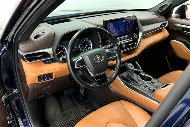 2022 Toyota Highlander Platinum AWD - Pano Roof - Htd/Cooled Leather