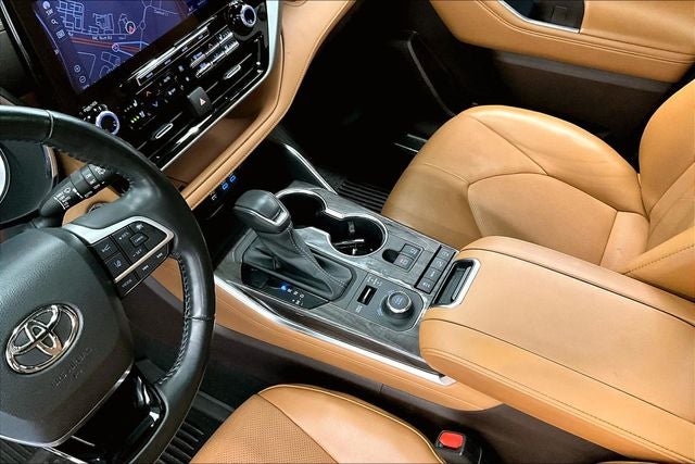 2022 Toyota Highlander Platinum AWD - Pano Roof - Htd/Cooled Leather