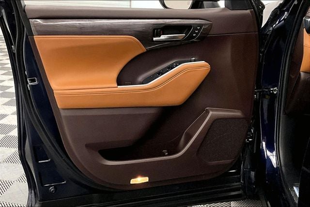 2022 Toyota Highlander Platinum AWD - Pano Roof - Htd/Cooled Leather